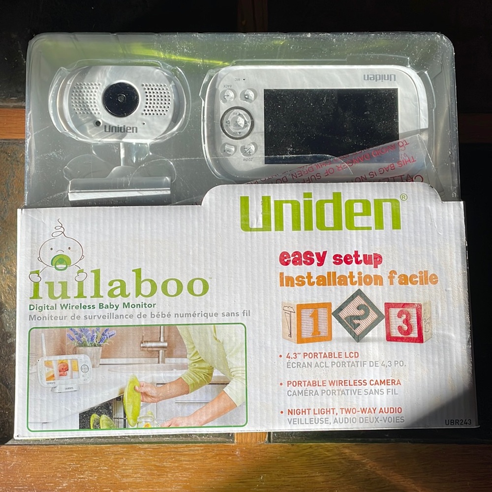 Uniden  lullaboo easy set up digital wireless baby monitor